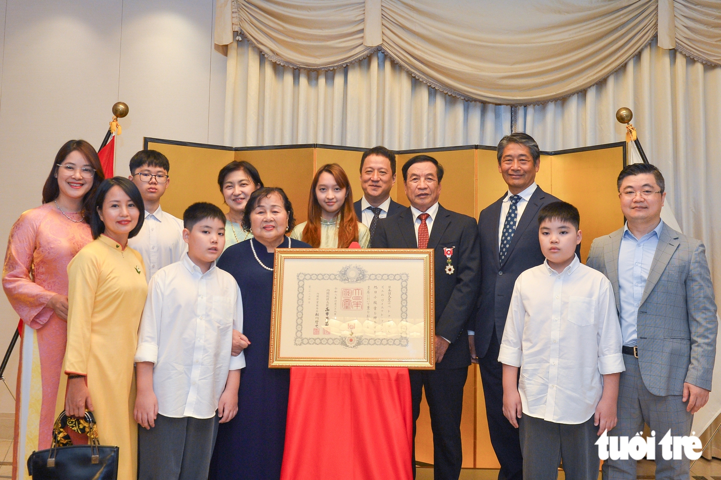 Từ sinh viên sang Triều Tiên học tiếng Nhật đến người thầy nhận Huân chương Mặt trời mọc - Ảnh 7.