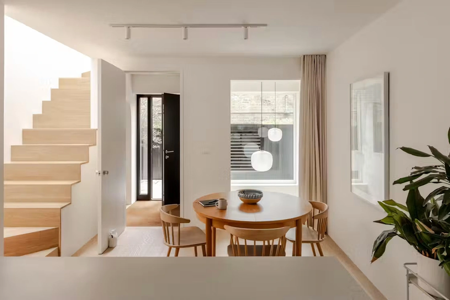 Ngôi nhà 40m2 được rao bán với giá 1 triệu bảng Anh - Ảnh 8.