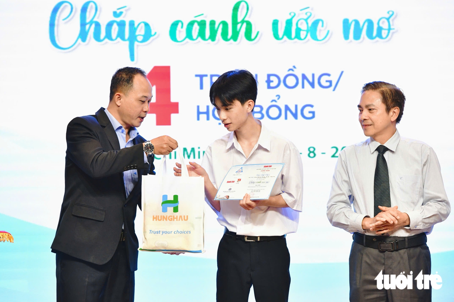 Giấu bạn, lớp trưởng viết thư nhờ ‘Chắp cánh ước mơ’ giúp bạn cùng lớp - Ảnh 14.