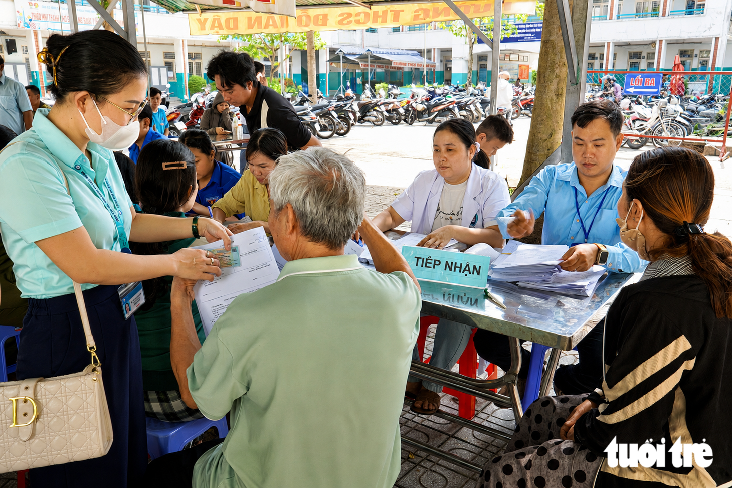 Dẫn đầu lượt khám sức khỏe, Bệnh viện Đa khoa khu vực Hóc Môn chia sẻ phía sau con số 73.599 lượt - Ảnh 3.