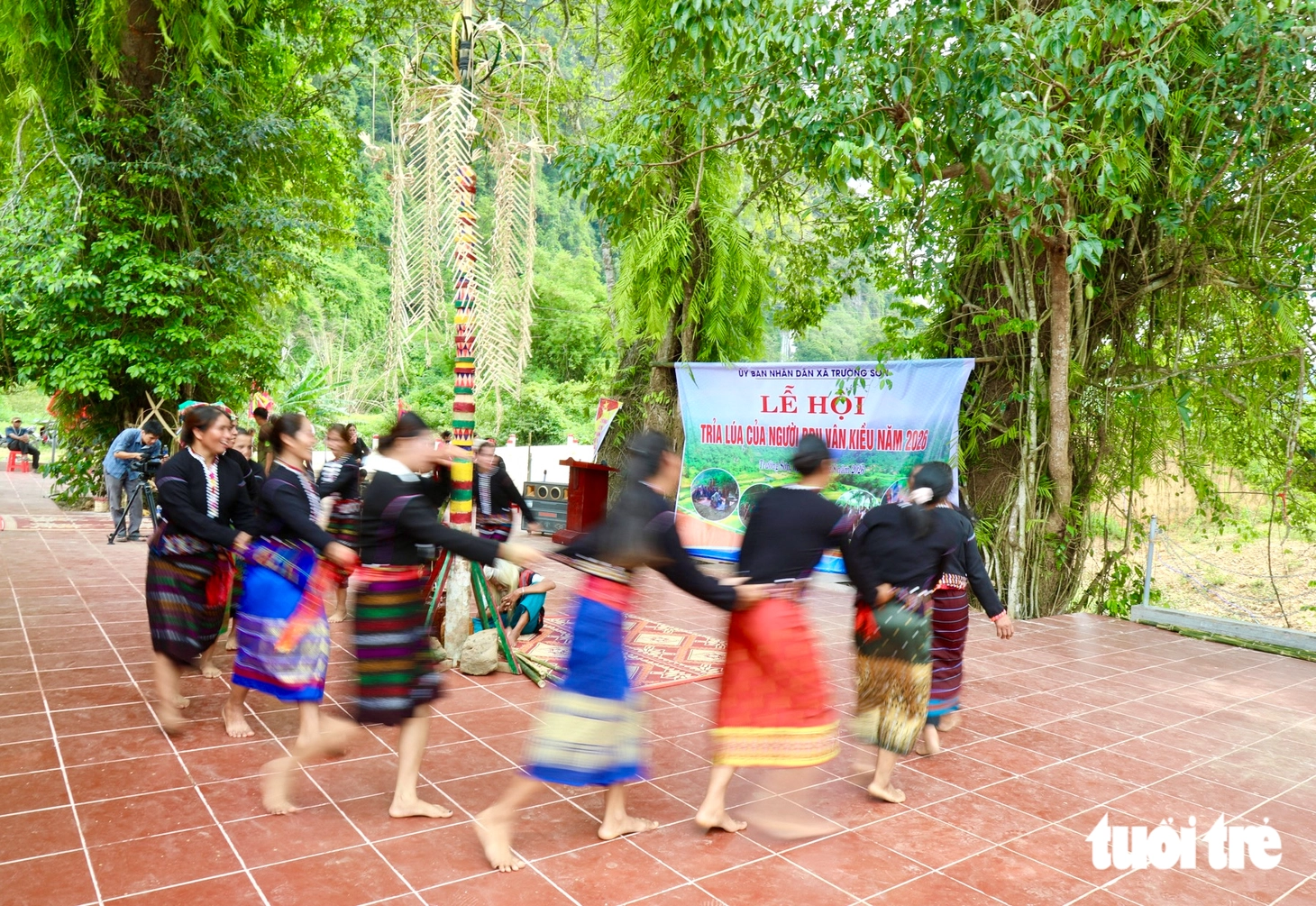 Giữa rừng già Trường Sơn, xem người Vân Kiều trỉa lúa, cầu mùa bội gắn với du lịch - Ảnh 6.