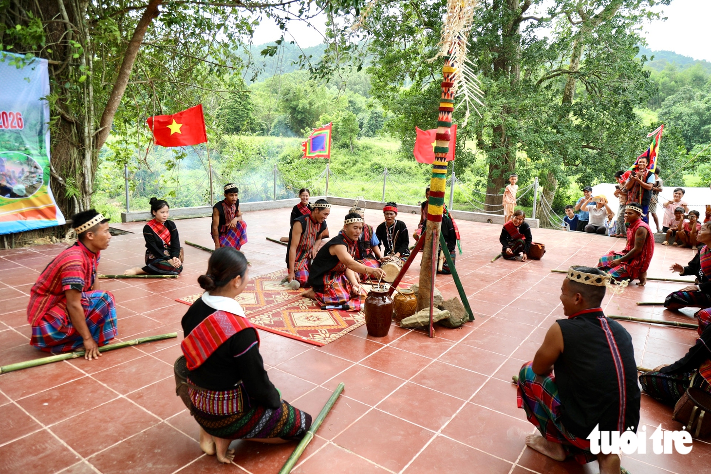 Giữa rừng già Trường Sơn, xem người Vân Kiều trỉa lúa, cầu mùa bội gắn với du lịch - Ảnh 7.