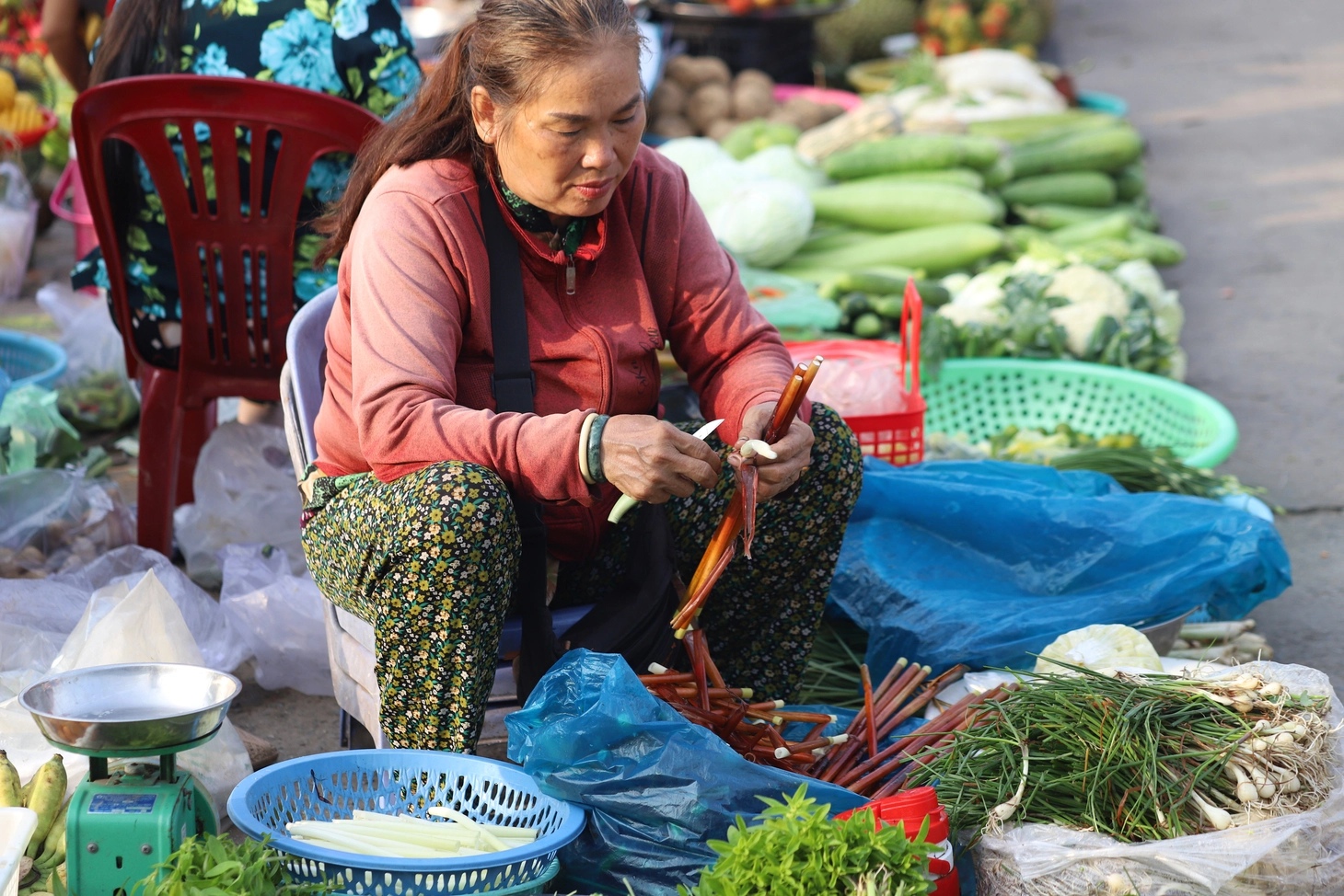 Định kiến chợ chồm hổm là lộn xộn? Ngôi chợ ở miền Tây này sẽ khiến bạn nghĩ lại - Ảnh 8.
