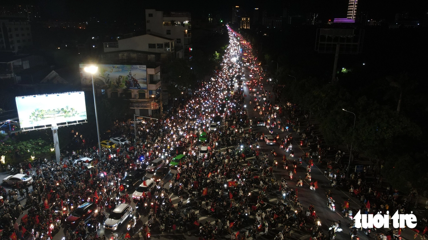 Đêm không ngủ của hàng triệu người hâm mộ bóng đá Việt Nam - Ảnh 36.