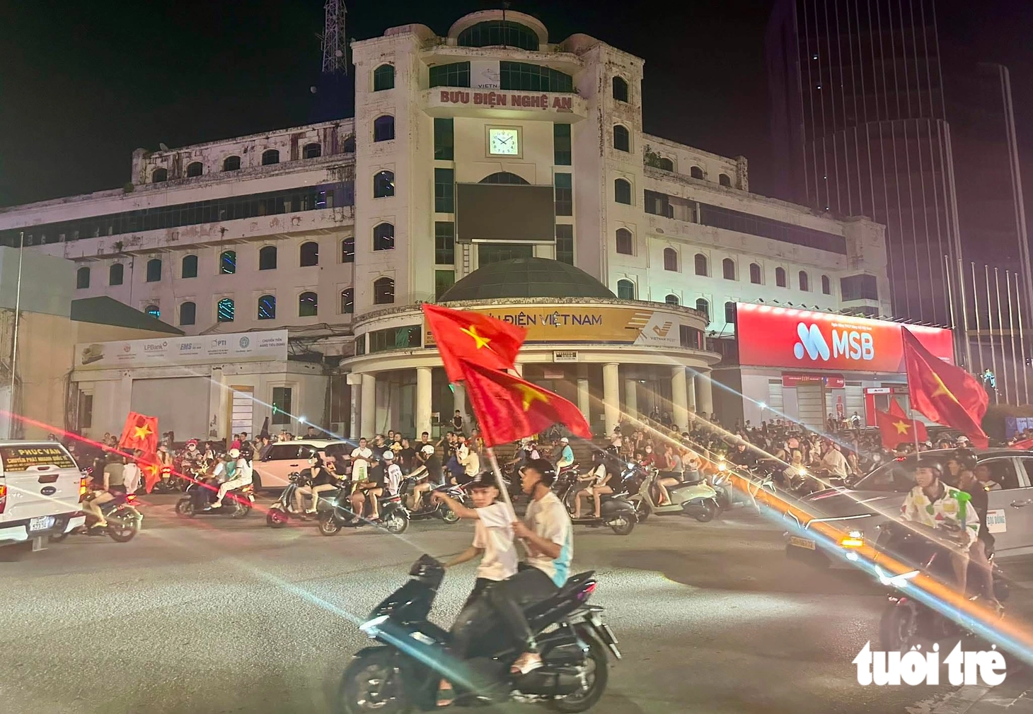 Đêm không ngủ của hàng triệu người hâm mộ bóng đá Việt Nam - Ảnh 38.