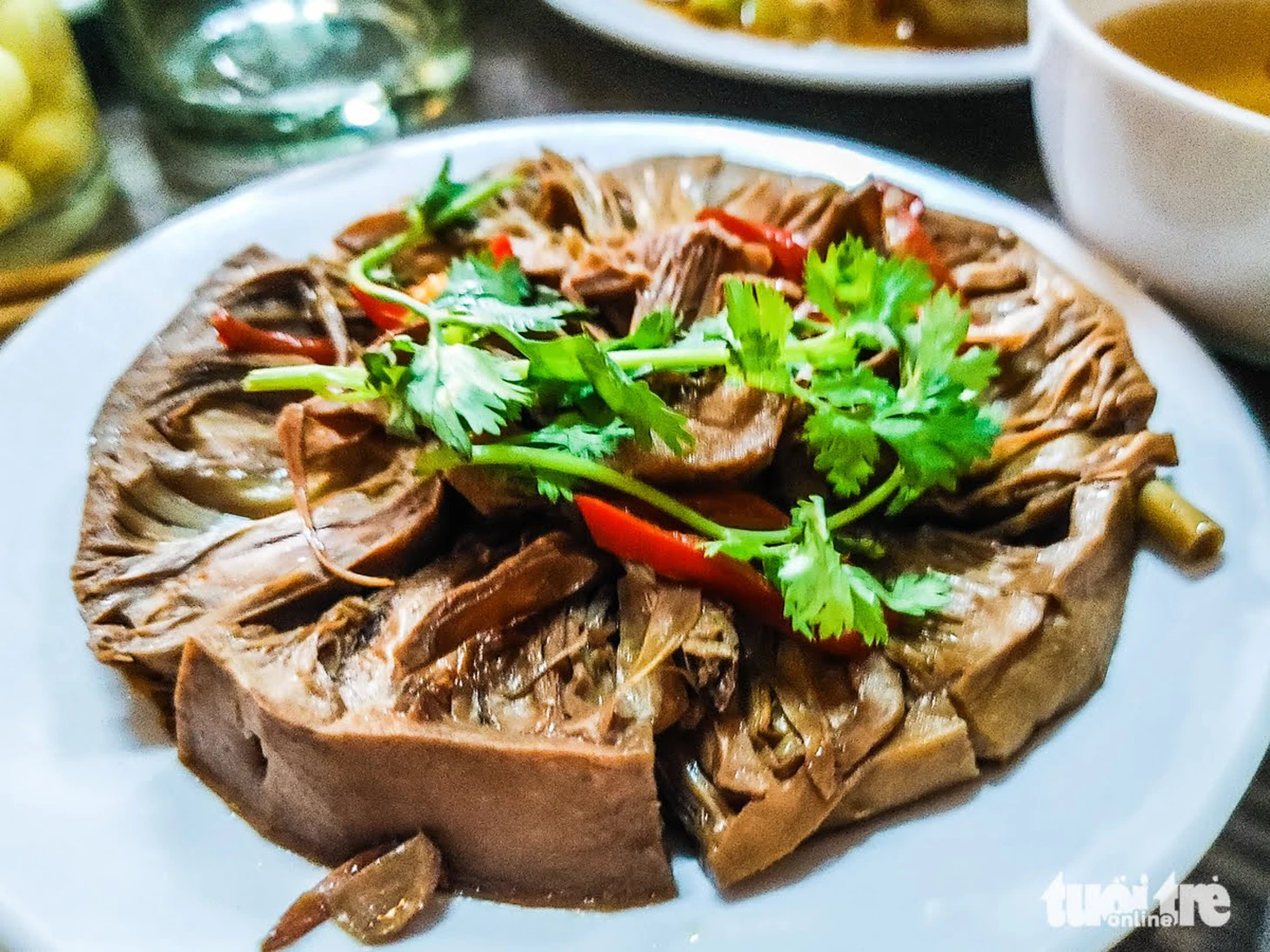 Mâm cơm chay Huế giữa ngôi cổ tự Kim Tiên hơn 300 năm tuổi - Ảnh 8.