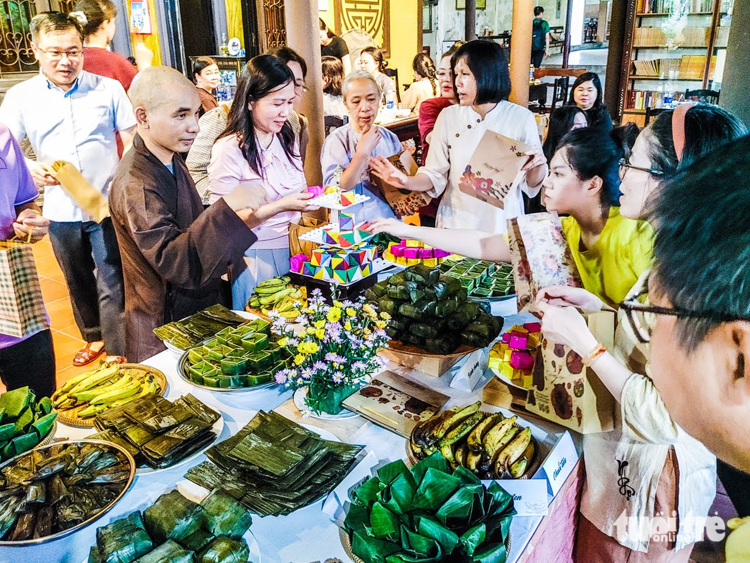 Mâm cơm chay Huế giữa ngôi cổ tự Kim Tiên hơn 300 năm tuổi - Ảnh 11.