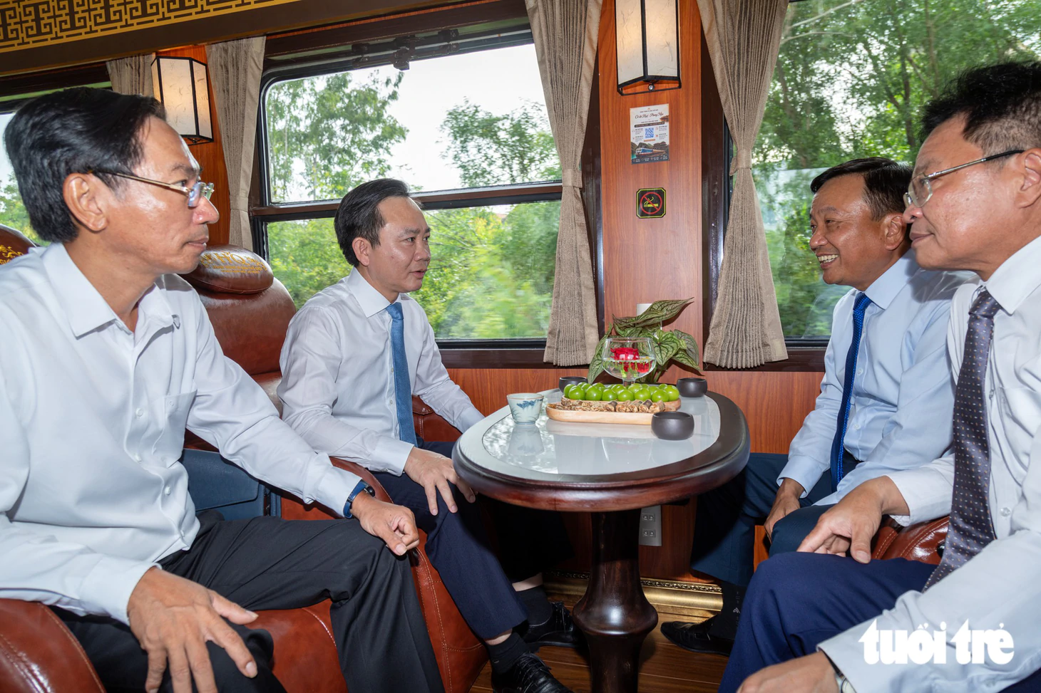 Những trải nghiệm đầu tiên và duy nhất trên tàu du lịch Huế - Phong Nha - Ảnh 2.