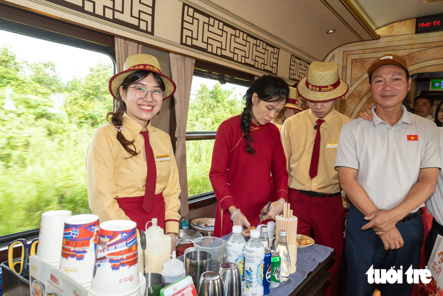 Những trải nghiệm đầu tiên và duy nhất trên tàu du lịch Huế - Phong Nha - Ảnh 7.