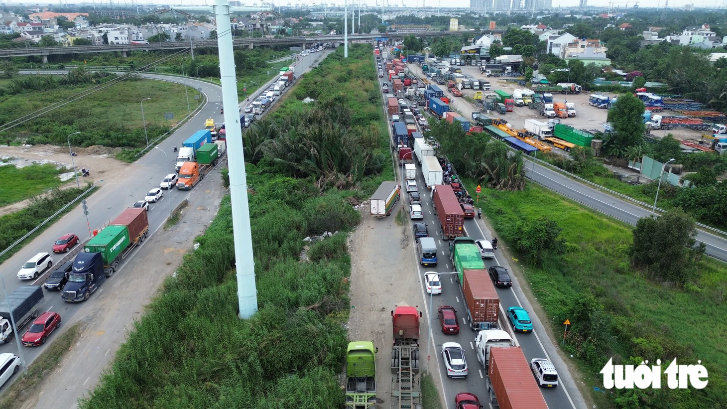 Ngày đầu nghỉ lễ 2-9, cao tốc TP.HCM - Long Thành kẹt 10km, đường Võ Chí Công cũng 'đứng hình' - Ảnh 4.