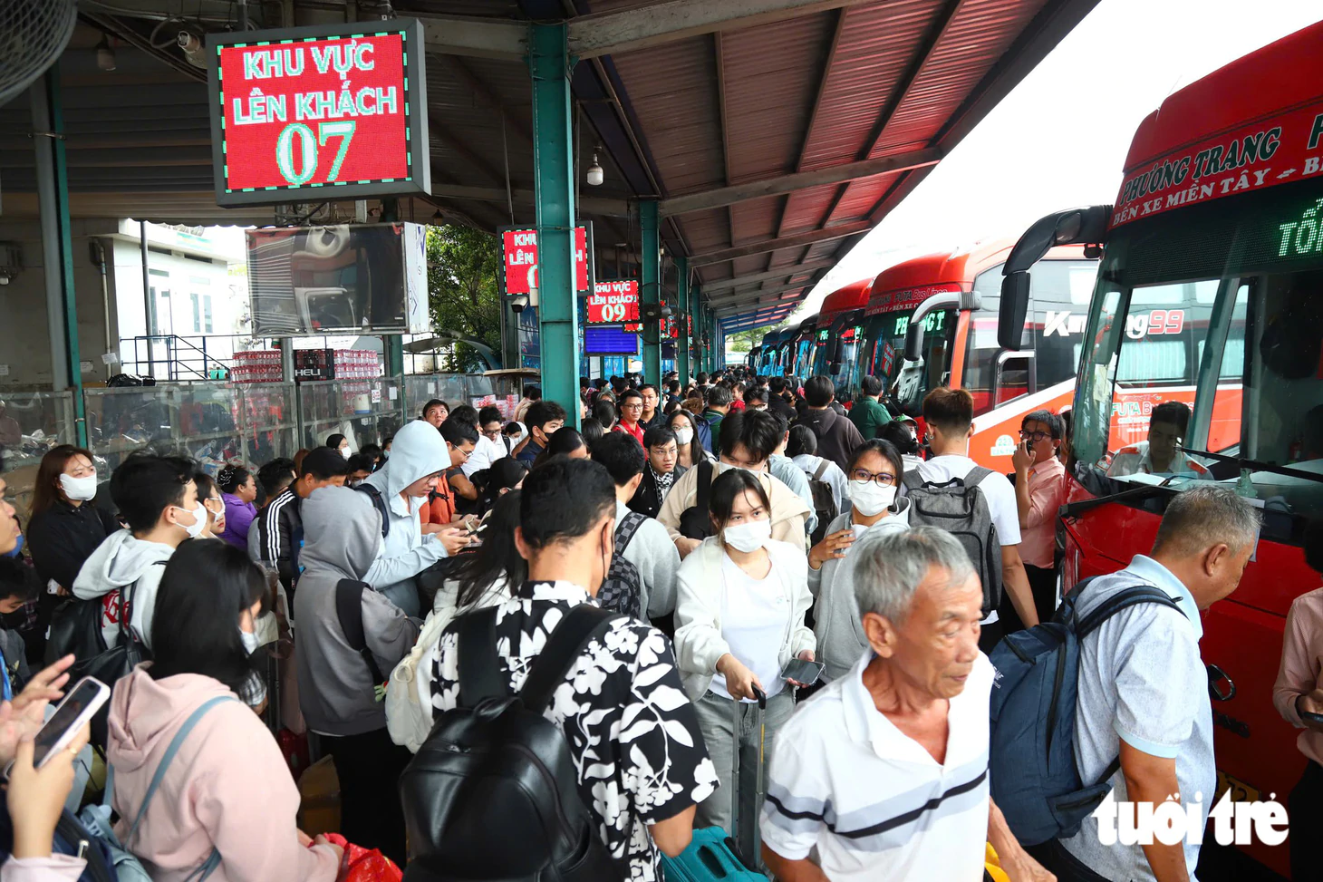 Ngày đầu nghỉ lễ 2-9, cao tốc TP.HCM - Long Thành kẹt 10km, đường Võ Chí Công cũng 'đứng hình' - Ảnh 9.