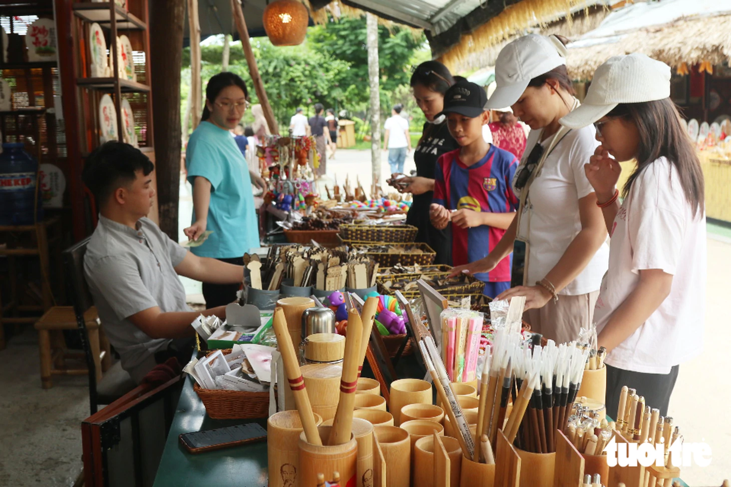 Người dân muôn phương về thăm quê Bác Hồ dịp Quốc khánh - Ảnh 15.