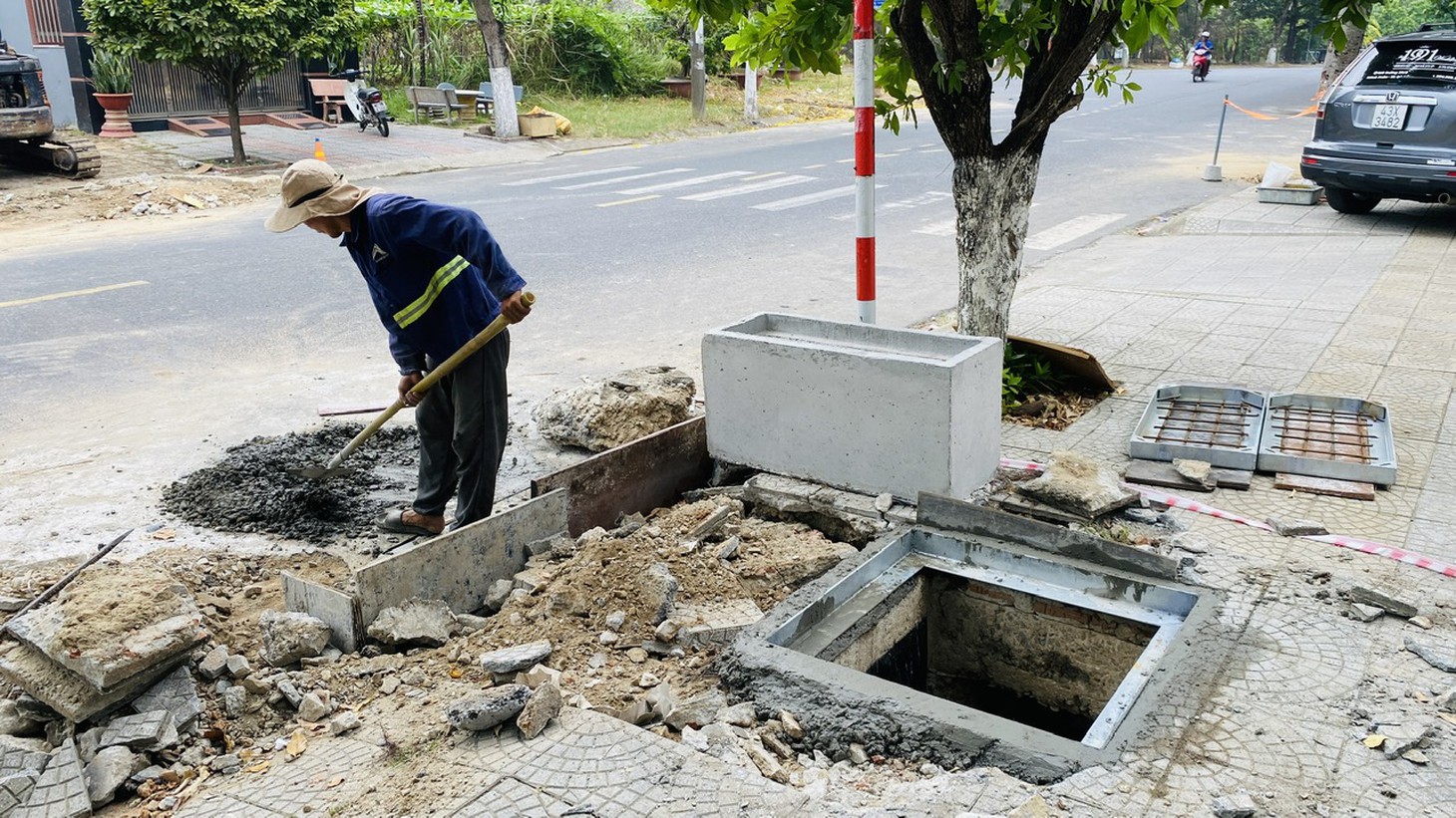 Đà Nẵng thay 900 cửa thu nước 'hàm ếch' sang thu nước dưới mặt đường để chống ngập - Ảnh 5.