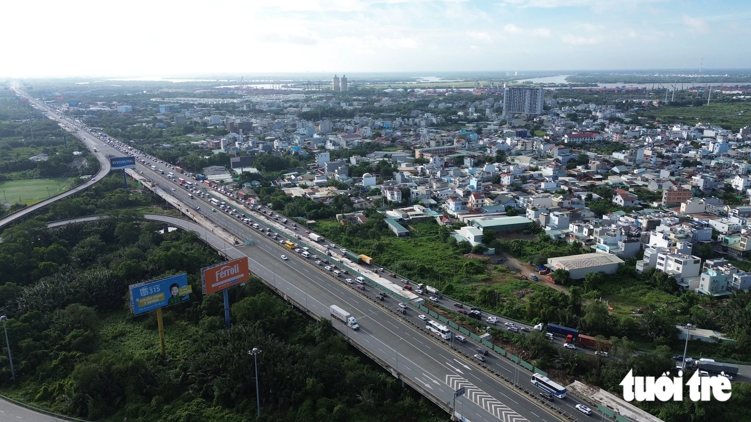 Cao tốc TP.HCM - Long Thành - Dầu Giây kẹt cứng 10km, người đi chơi lễ mệt mỏi - Ảnh 5.