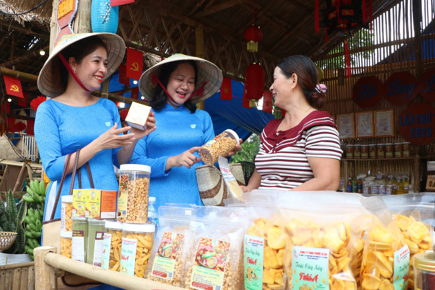 Food tour hội làng Lộc Yên: Khám phá ẩm thực dân gian giữa ‘Miền quê hạnh phúc’ - Ảnh 15.