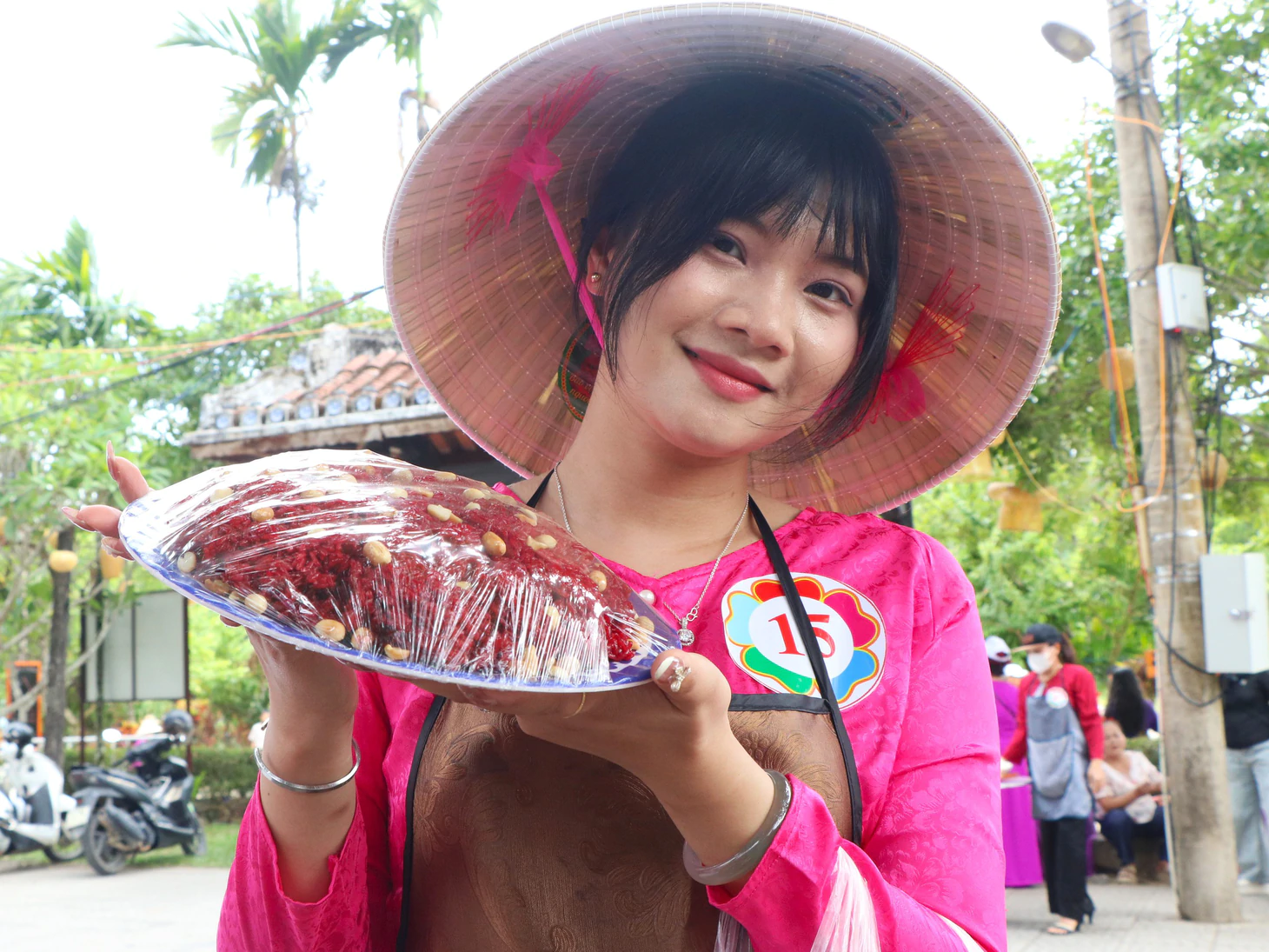Food tour hội làng Lộc Yên: Khám phá ẩm thực dân gian giữa ‘Miền quê hạnh phúc’ - Ảnh 10.