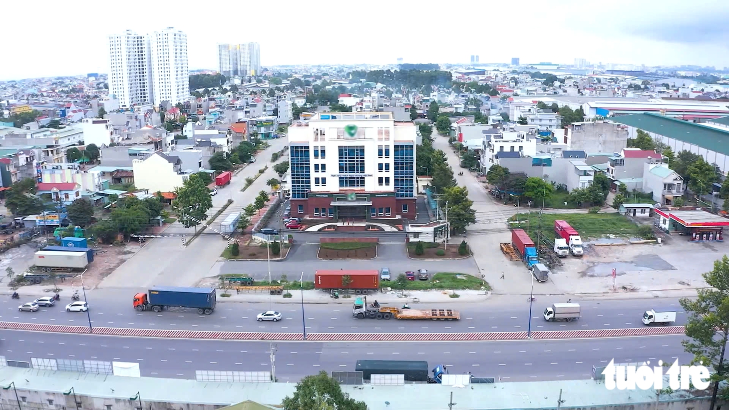 Bí thư phường Dĩ An đông dân nhất TP.HCM trả lời Tuổi Trẻ - Ảnh 3.