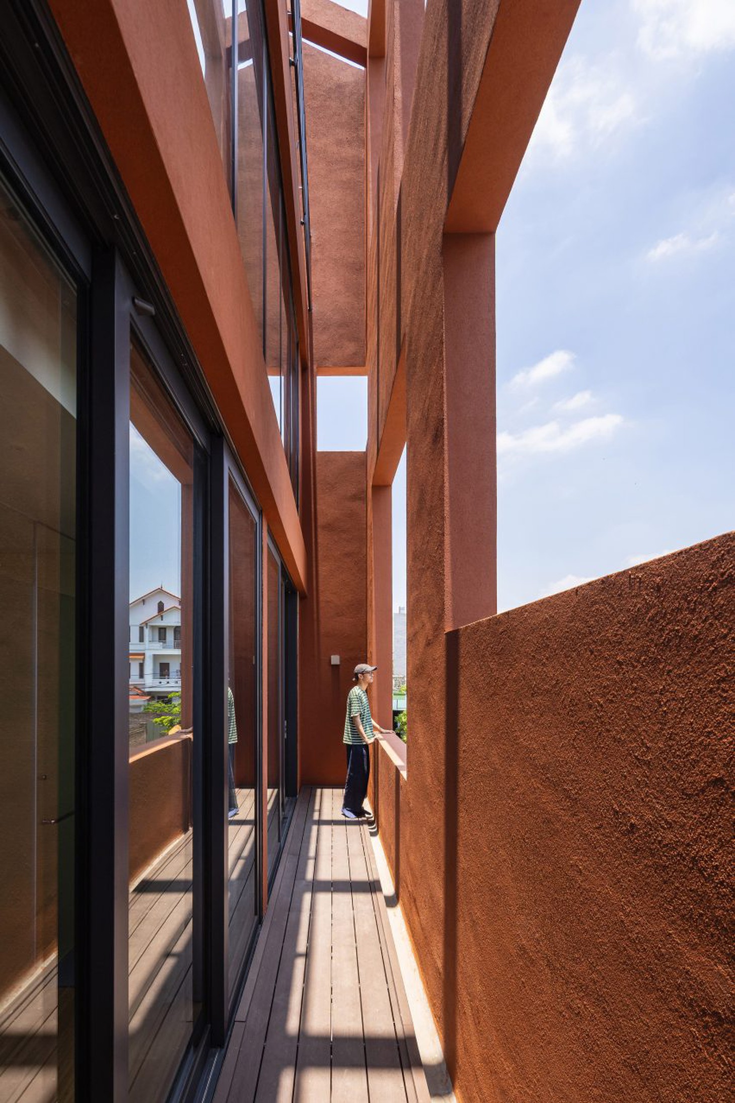 100 Windows: ngôi nhà vỏ kép giữa vùng ven đô Hà Nội đang đổi thay - Ảnh 7.