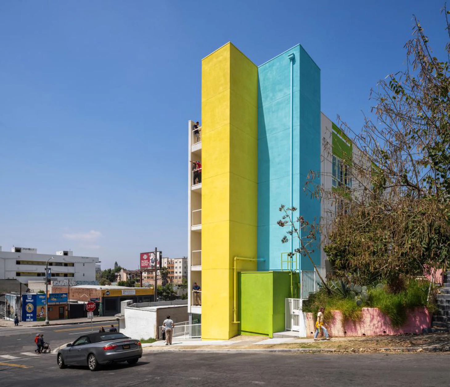 Nhà ở hỗ trợ người vô gia cư trên khu đất 'cực kỳ hẹp' ở Los Angeles - Ảnh 4.
