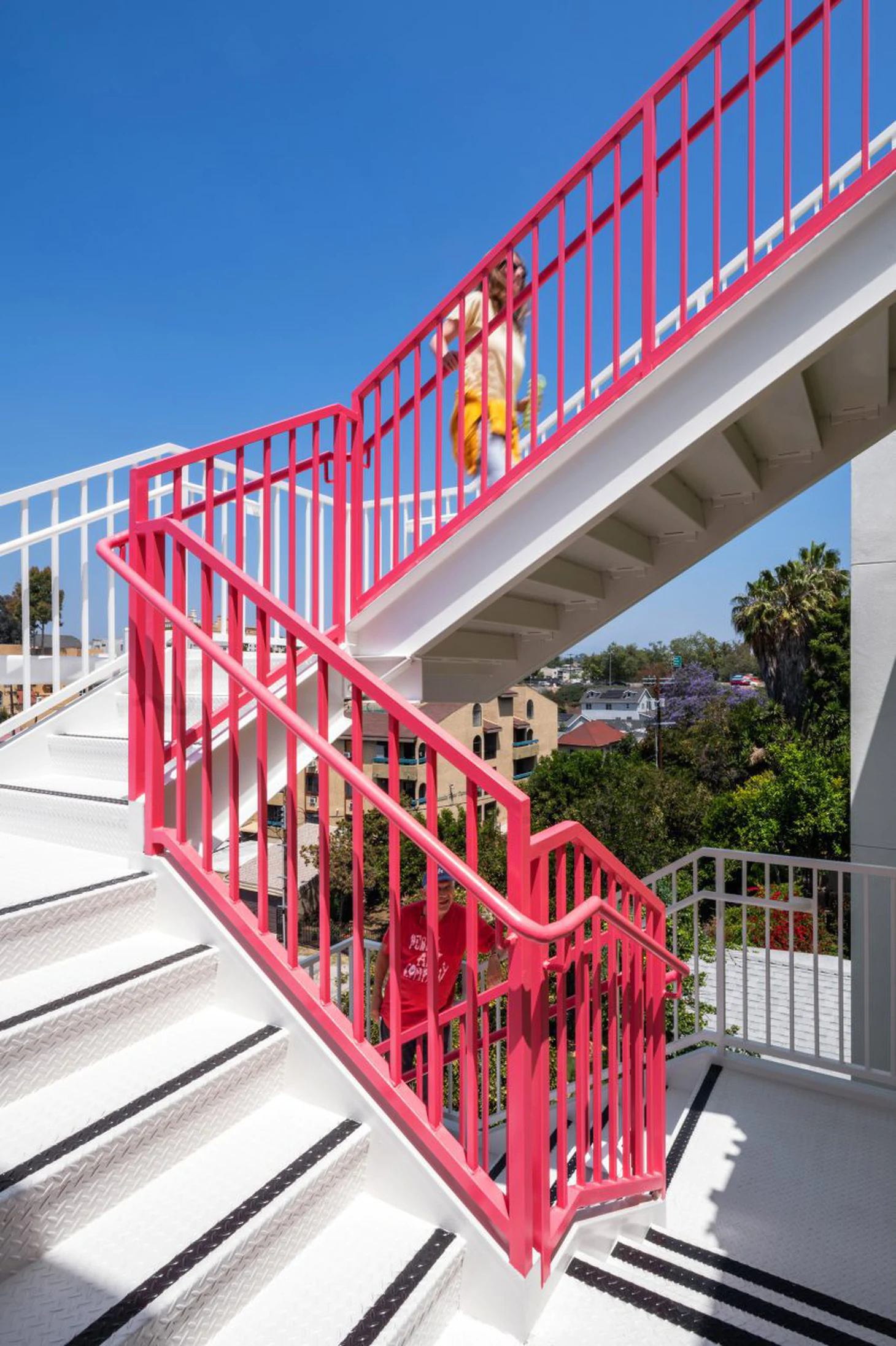 Nhà ở hỗ trợ người vô gia cư trên khu đất 'cực kỳ hẹp' ở Los Angeles - Ảnh 6.