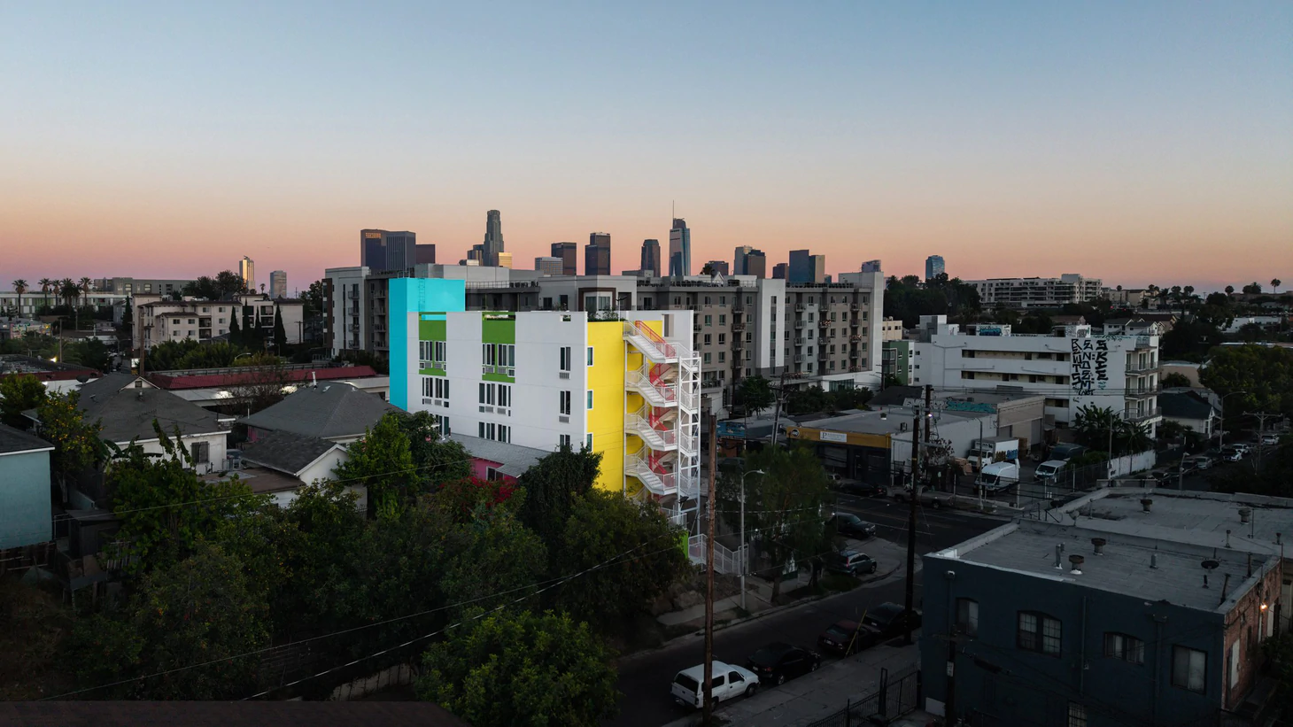 Nhà ở hỗ trợ người vô gia cư trên khu đất 'cực kỳ hẹp' ở Los Angeles - Ảnh 11.