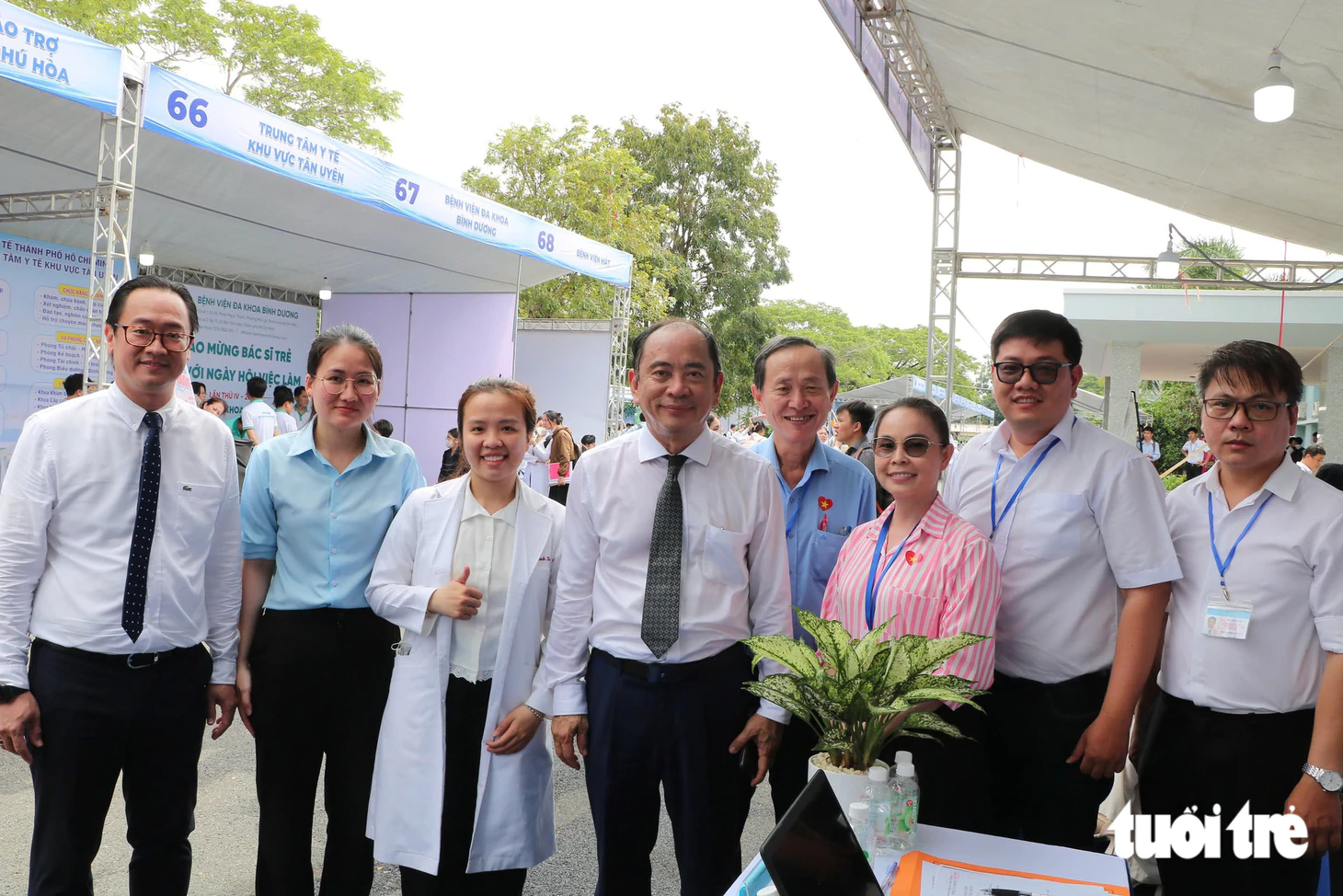Nhiều trạm y tế TP.HCM 'thắng lớn' trong ngày hội việc làm vì tuyển dụng đủ bác sĩ sớm - Ảnh 7.