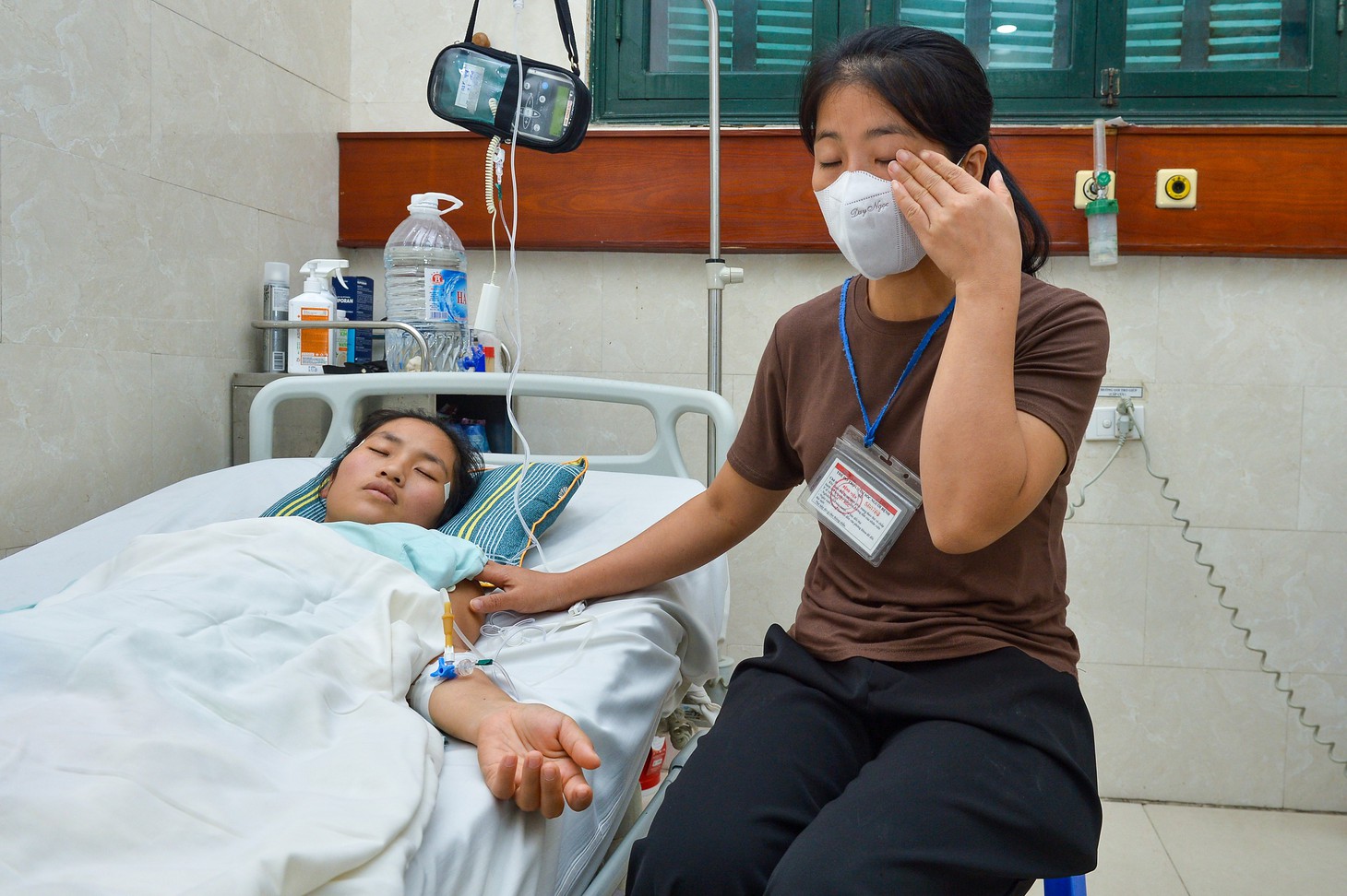 Mê man trong cơn sốt, cô giáo mầm non bị cắt một chân rơi nước mắt khi nhắc đến hai con - Ảnh 3.
