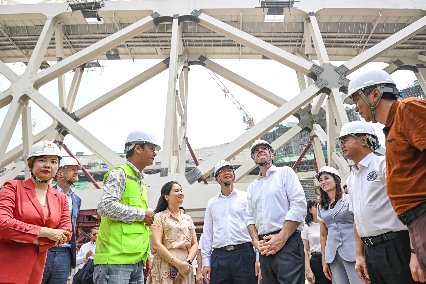 Công trường sân vận động 60.000 chỗ ở Hưng Yên, vừa được Chủ tịch FIFA tới thăm - Ảnh 23.
