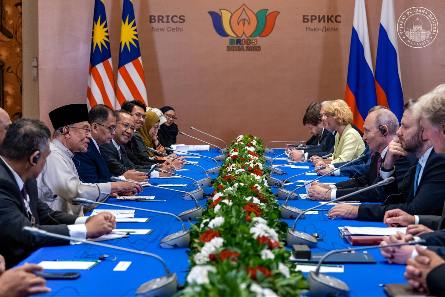 Chùm ảnh: Ấn Độ rộn ràng đón lãnh đạo thế giới dự Thượng đỉnh BRICS lần thứ 18 - Ảnh 12.