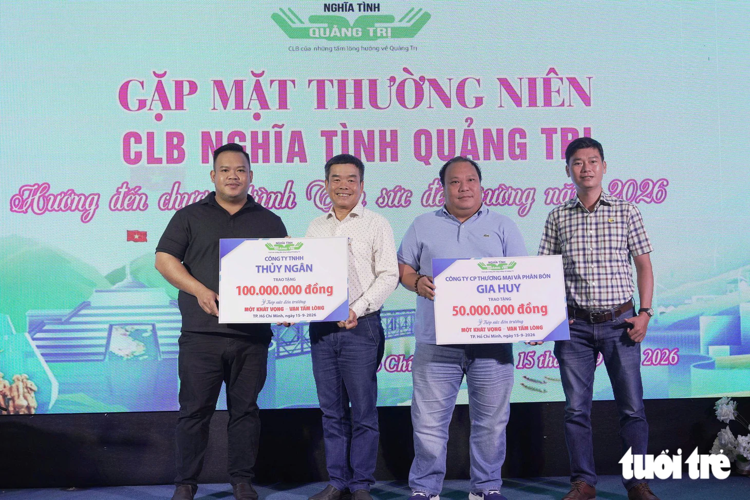 'Những người con Quảng Trị' tiếp sức SV nghèo 2,2 tỉ đồng: Chúng tôi nhận lại sức mạnh! - Ảnh 7.