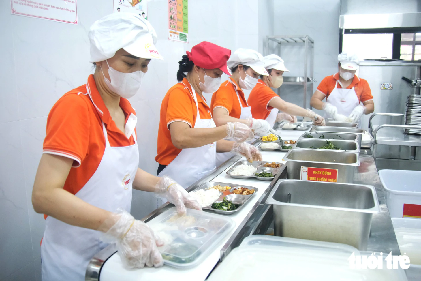 Trường tiểu học công lập 194 tỉ gây sốt với bếp ăn sáng choang, phòng nghỉ bán trú 'xịn sò' - Ảnh 14.