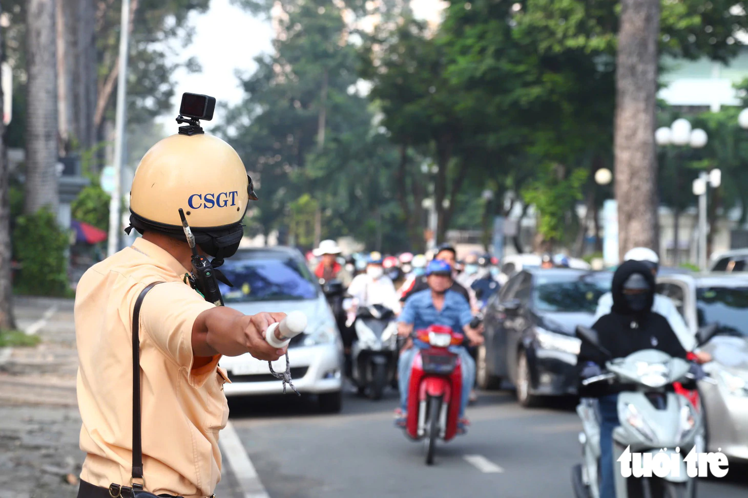 Xe máy được chạy thẳng liên tục ở vòng xoay ngã 6 Cộng Hòa, nhiều người dân còn loay hoay - Ảnh 8.