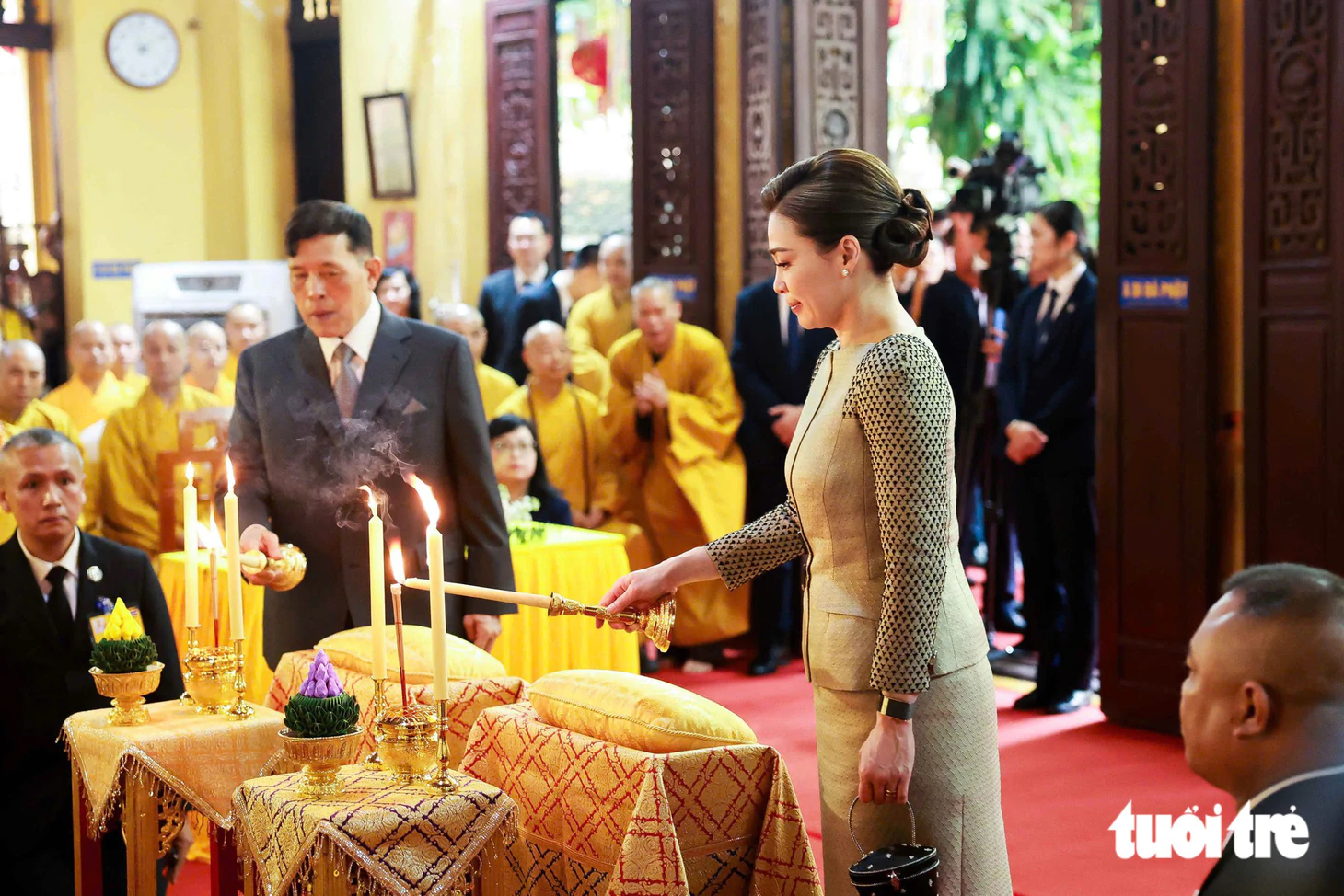 Nhà vua Thái Lan và Hoàng hậu lễ Phật tại chùa Quán Sứ - Ảnh 5.