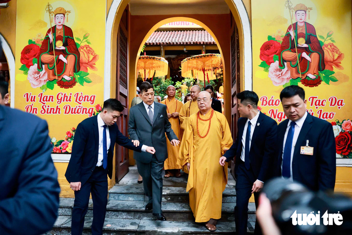 Nhà vua Thái Lan và Hoàng hậu lễ Phật tại chùa Quán Sứ - Ảnh 9.