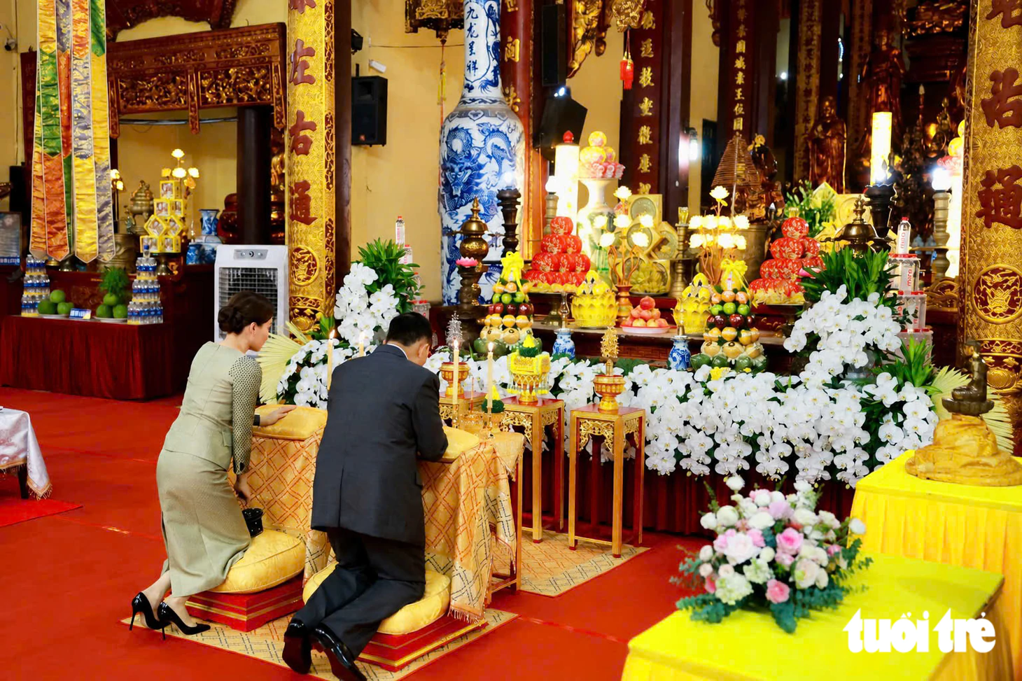 Nhà vua Thái Lan và Hoàng hậu lễ Phật tại chùa Quán Sứ - Ảnh 4.