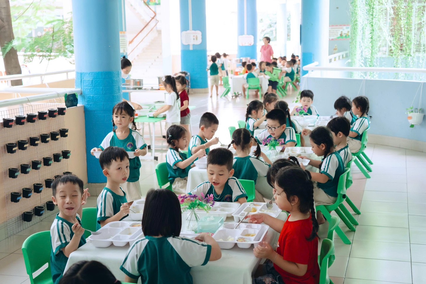 Bất ngờ với 3 cách ăn bán trú của trẻ mầm non ở TP.HCM - Ảnh 6.
