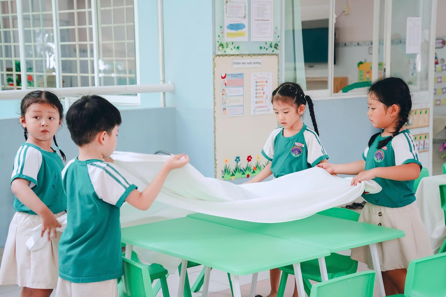 Bất ngờ với 3 cách ăn bán trú của trẻ mầm non ở TP.HCM - Ảnh 2.