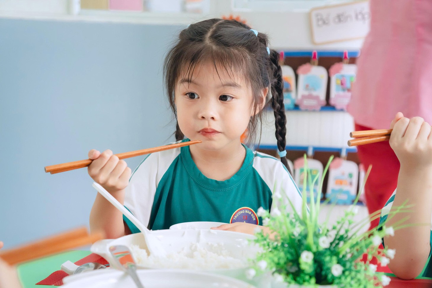 Bất ngờ với 3 cách ăn bán trú của trẻ mầm non ở TP.HCM - Ảnh 5.
