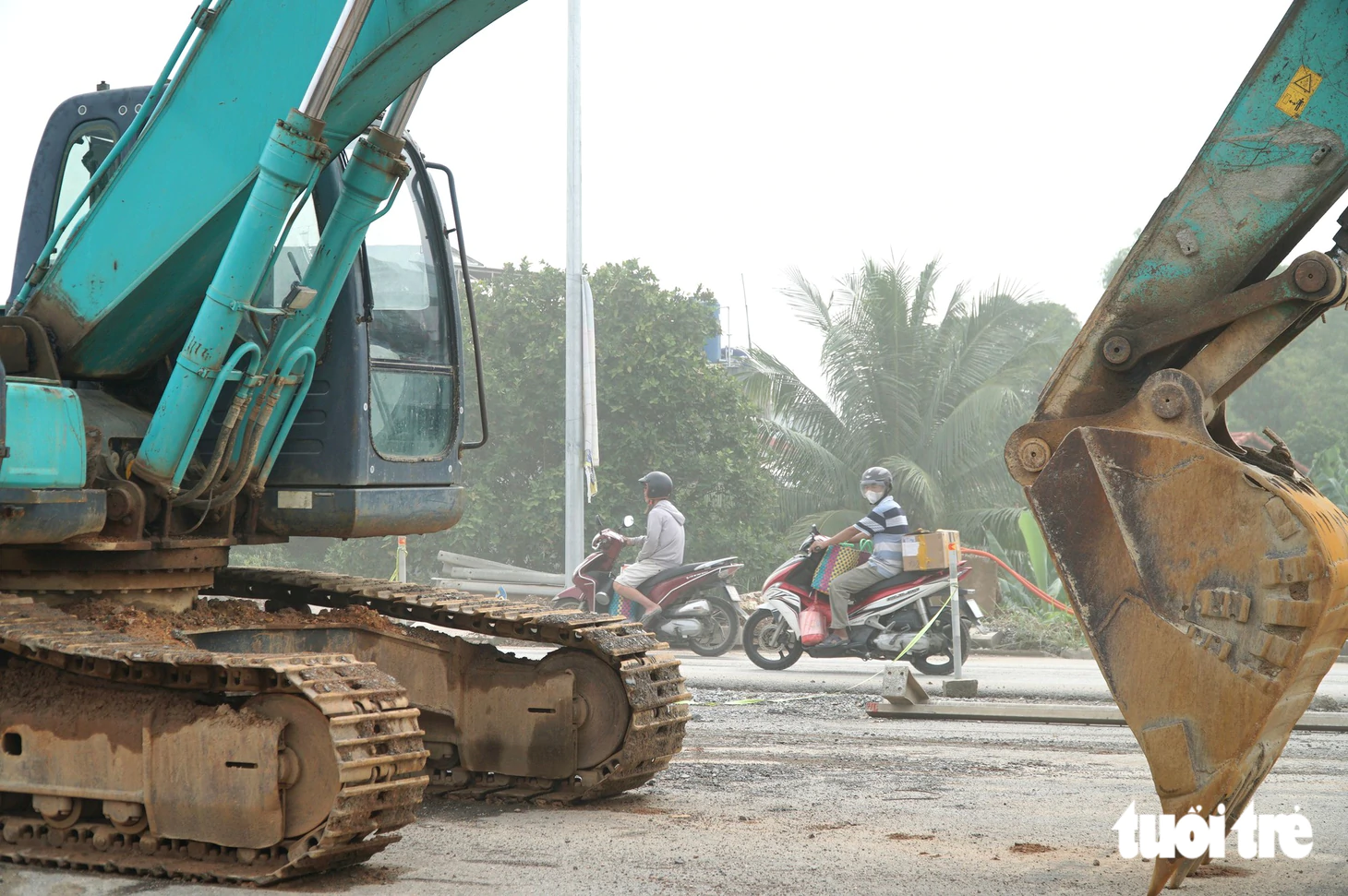 Quốc lộ 14B qua Đà Nẵng vẫn ngổn ngang, mịt mù dù sắp hết hạn bàn giao - Ảnh 7.