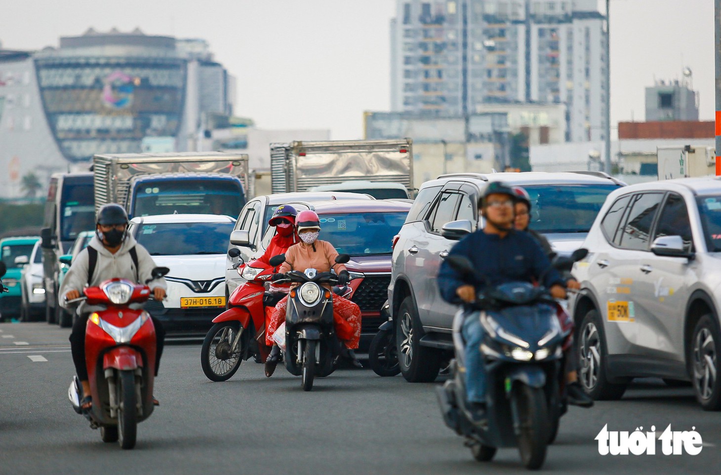 Cầu Bình Lợi 2 ùn ứ từ dù chưa tới giờ cao điểm, ô tô xếp hàng dài - Ảnh 5.