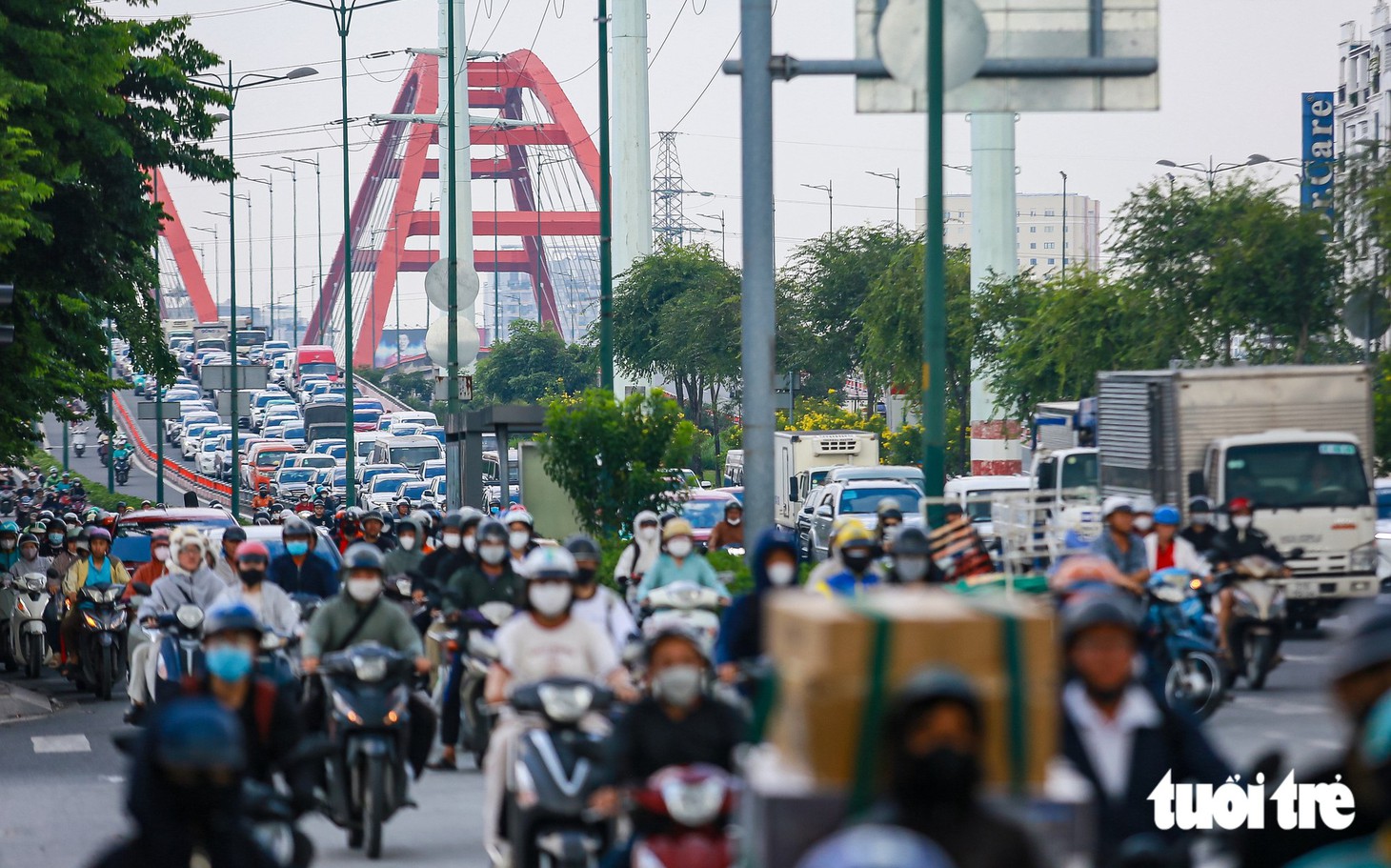 Cầu Bình Lợi 2 ùn ứ từ dù chưa tới giờ cao điểm, ô tô xếp hàng dài - Ảnh 6.