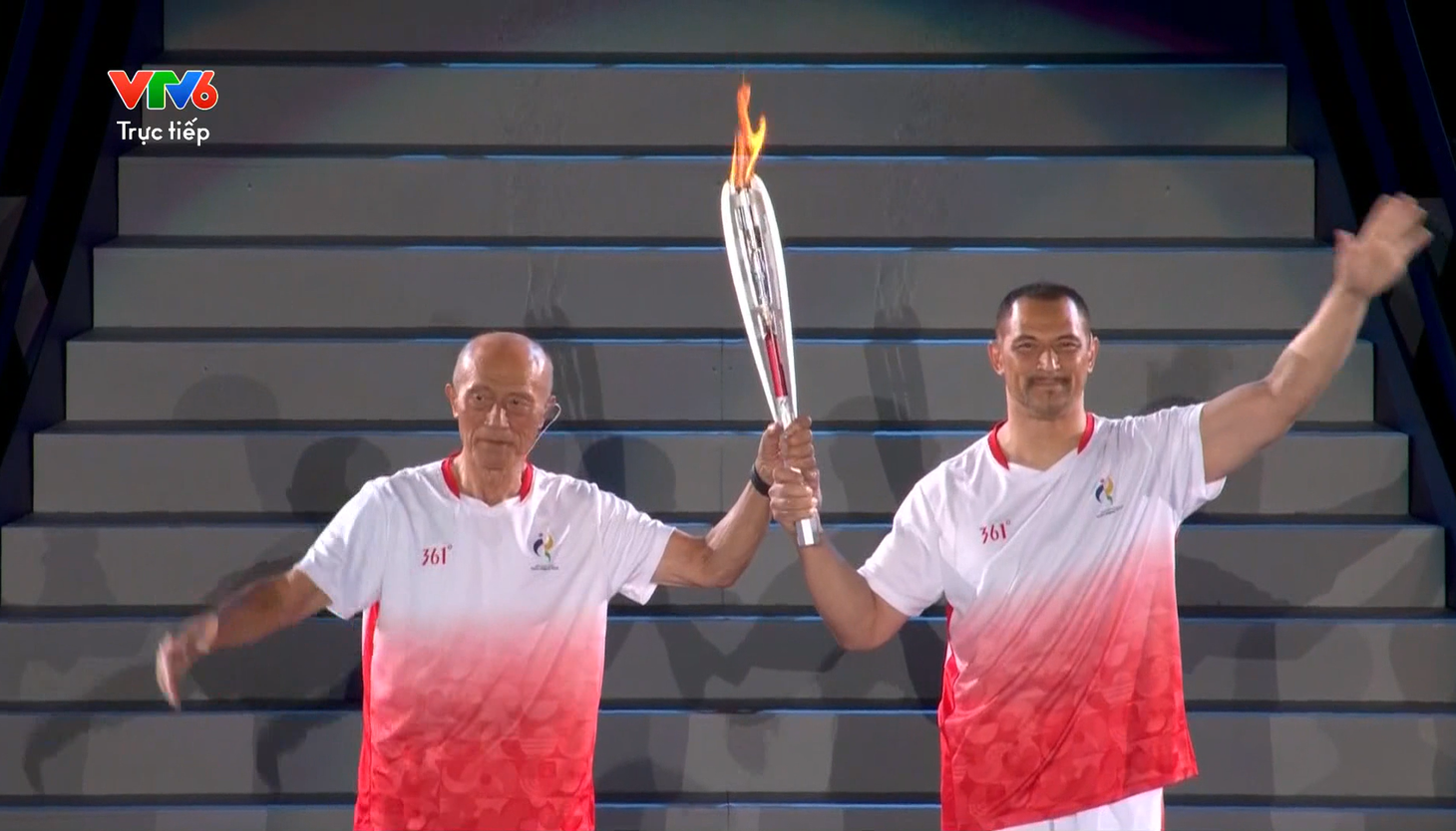 Lễ khai mạc Asiad 20: Kỳ đại hội thể thao châu Á ngập tràn sắc màu - Ảnh 1.