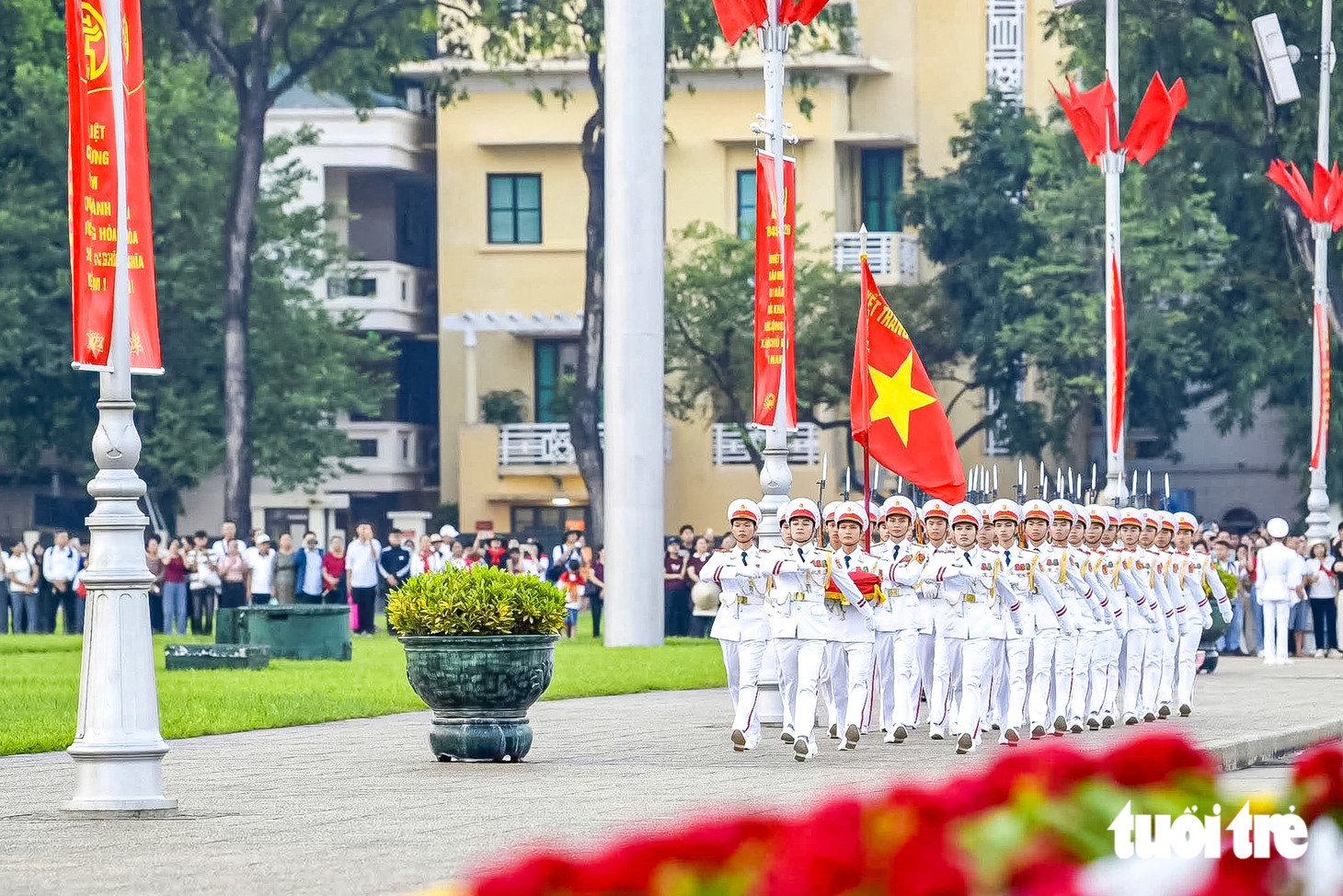 Lá cờ Tổ quốc tung bay tại Quảng trường Ba Đình trong lễ Quốc khánh 2-9 - Ảnh 4.