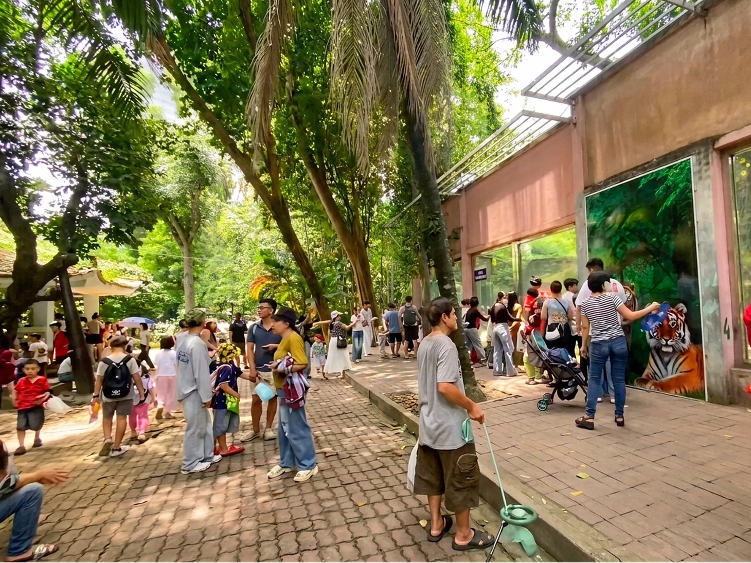 Đi chơi Dinh Độc Lập dịp Quốc khánh 2 - 9 đông đúc và sôi động - Ảnh 14.