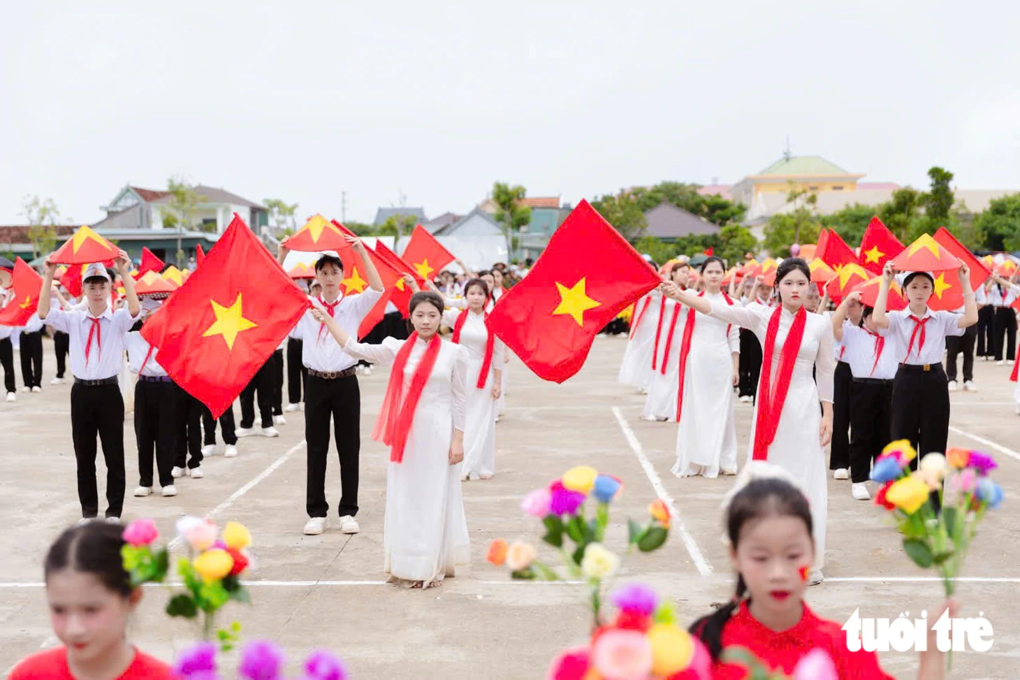 Đội hình thiếu nhi 400 em một xóm duyệt nghi thức đội 'gây sốt' - Ảnh 6.