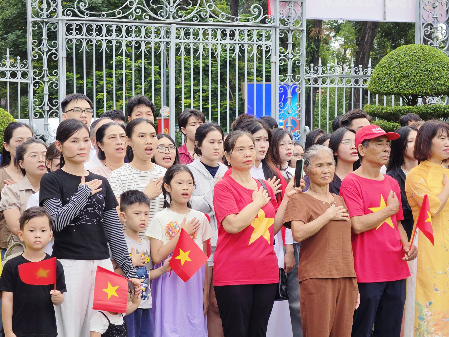 Đi chơi Dinh Độc Lập dịp Quốc khánh 2 - 9 đông đúc và sôi động - Ảnh 4.