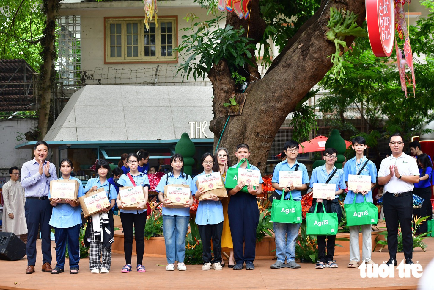 Mùa trăng yêu thương cho trẻ em khuyết tật - Ảnh 2.