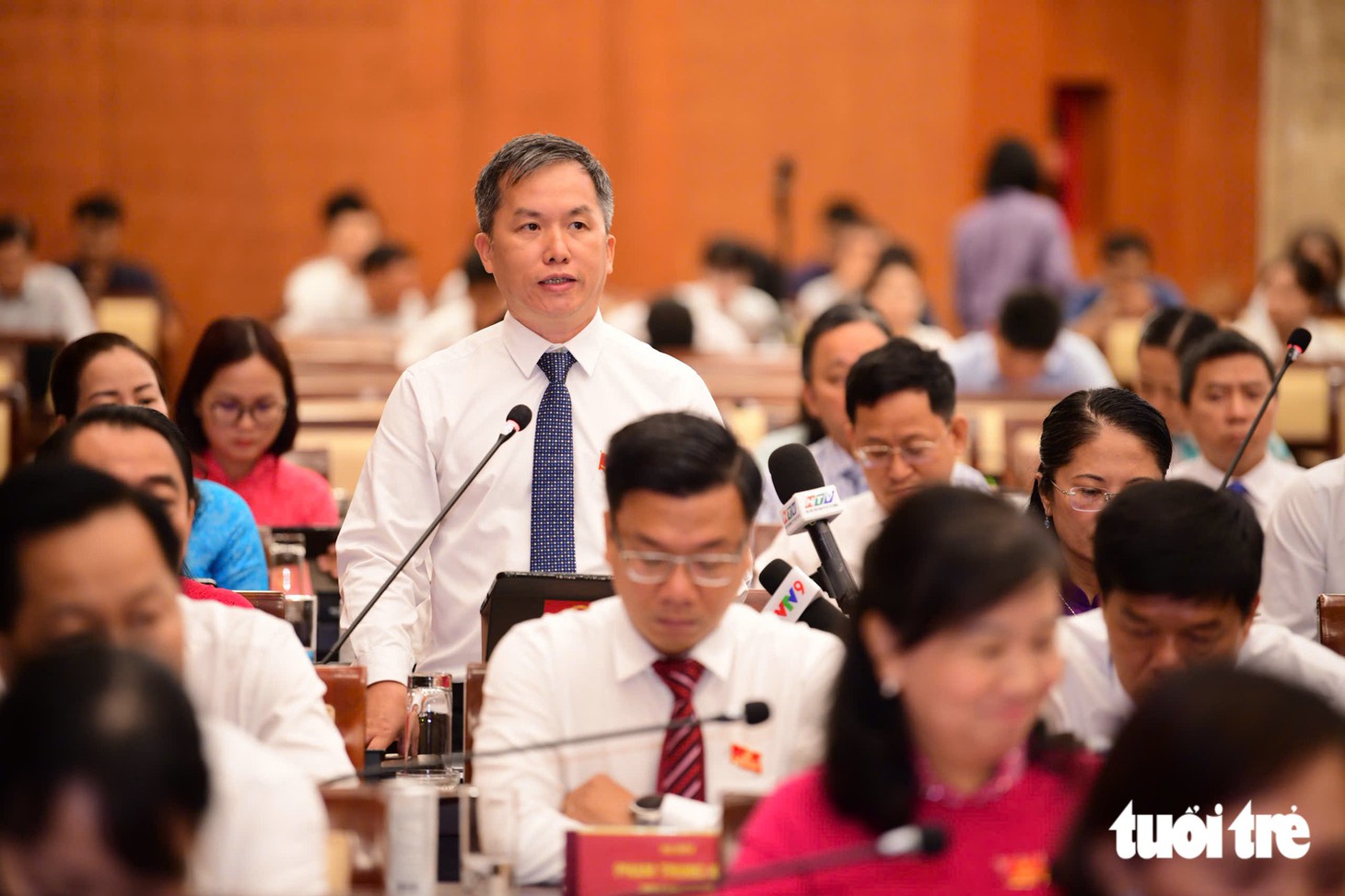 Đại biểu HĐND TP.HCM đề nghị làm rõ thẩm quyền chủ tịch cấp xã cắt điện nước công trình vi phạm - Ảnh 6.
