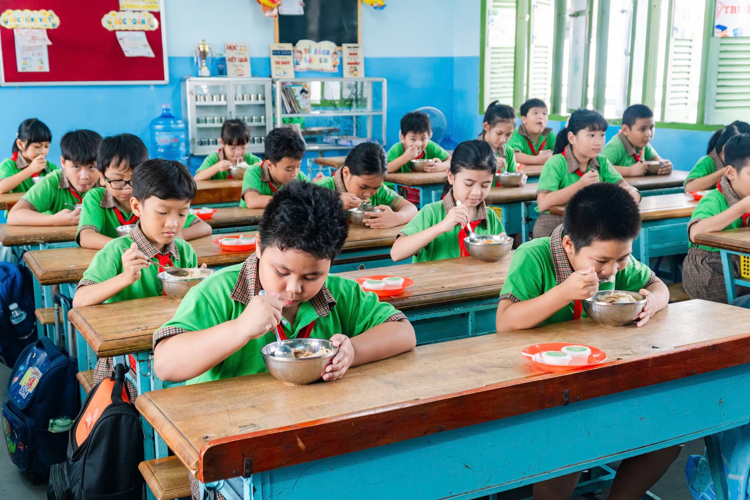 Ngôi trường sáp nhập từ 3 cơ sở và bí quyết làm bữa ăn bán trú 'như cơm nhà' - Ảnh 1.