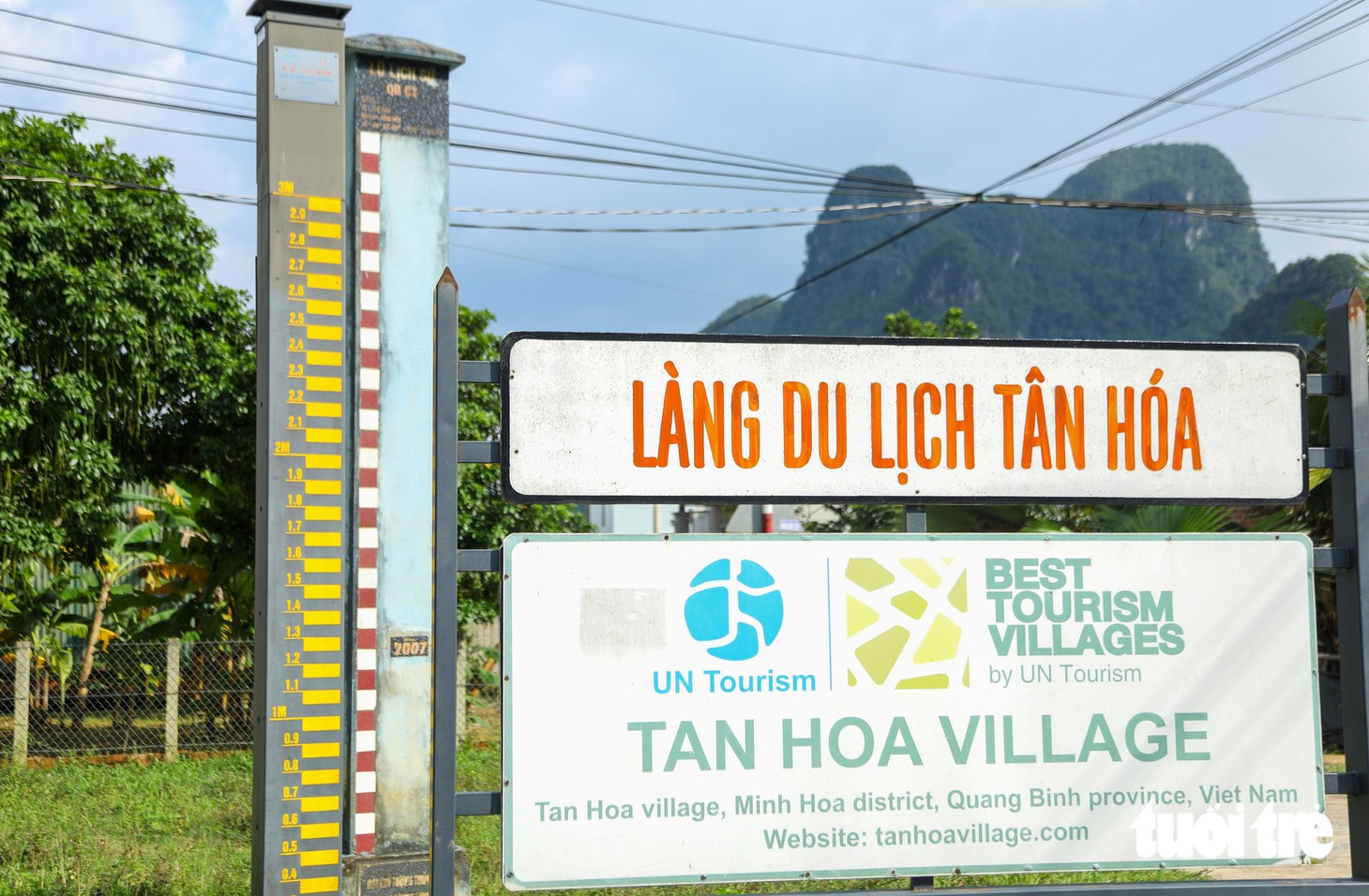 Trước mùa mưa bão, người dân vùng rốn lũ Quảng Trị sửa sang nhà nổi - Ảnh 7.